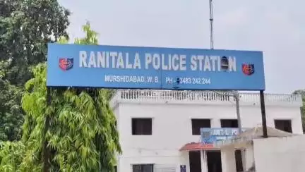 ভগবানগোলা ২: রানিতলায় জুয়ার আসরে পুলিশের অভিযান, আটজনকে গ্রেপ্তার করল পুলিশ