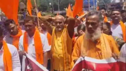 ಹುಬ್ಬಳ್ಳಿ ನಗರ: ದಕ್ಷಿಣ ಕನ್ನಡದಲ್ಲಿ ಹಿಂದೂಗಳಿಗೆ ಕುರುಕುಳ ಆರೋಪ, ಹುಬ್ಬಳ್ಳಿಯಲ್ಲಿ ಹಿಂದೂ ಪರ ಸಂಘಟನೆಗಳಿಂದ ಪ್ರತಿಭಟನೆ