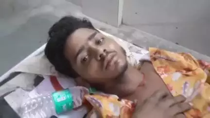 नरसिंहपुर: सुआतला थाने के समीप बाइक को बचाने के प्रयास में दो ट्रकों के बीच हुई टक्कर, क्लीन हुआ घायल