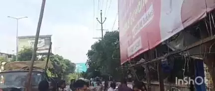 গুৱাহাটী: গুৱাহাটীৰ চানমাৰিত গুৱাহাটী পৌৰ নিগমৰ উচ্ছেদ অভিযান,পদপথৰ প্ৰায় ২০খনৰো অধিক ব‍্যৱসায়িক প্ৰতিষ্ঠানত উচ্ছেদ