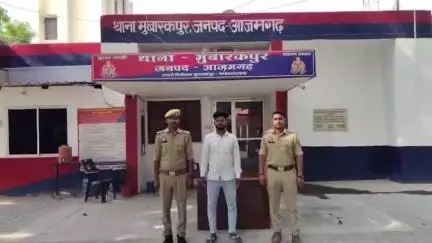 आज़मगढ़: मुबारकपुर पुलिस ने एक युवक को दामोदरपुर लिंक रोड पर स्थित भट्टे के ट्यूबवेल के निकट असलहा के साथ गिरफ्तार कर चलान किया