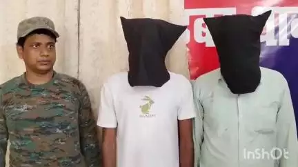 नवादा: नवादा के कन्हाई नगर मोहल्ला से दो साइबर अपराधियों को SP के आदेश पर डीएसपी ने किया गिरफ्तार, कई सामान बरामद