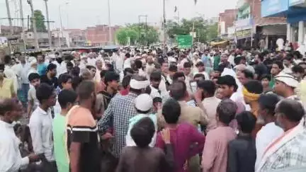 घोसी: करीमुद्दीनपुर में बकरीद को लेकर बाजार गुलजार, 10 हजार से लेकर 2 लाख तक बिके बकरे
