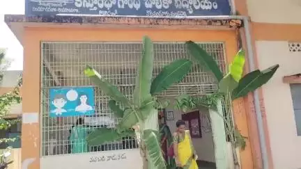 అల్లిపూడి గ్రామంలో కస్తూరిబా పాఠశాల అదనపు భవనానికి శంకుస్థాపన చేసిన ఎమ్మెల్యే యనమల దివ్య