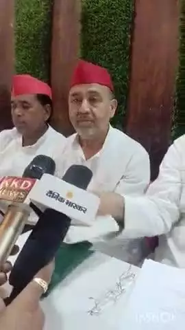 टूंडला: आगरा रोड स्थित दुर्गा ढाबा पर समाजवादी पार्टी के टूंडला विधानसभा प्रभारी ने की पत्रकार वार्ता