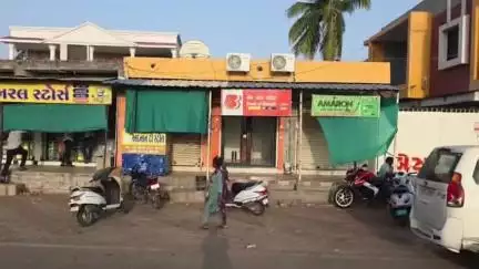નડિયાદ: મનપાના ટેક્સ ઓફિસર મુકેશ પટણી પર લાંચનો આક્ષેપ, મસાલાની દુકાનના સંચાલક દ્વારા આક્ષેપો કરાતા ચકચાર મચી
