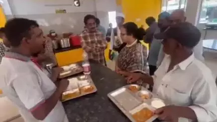 రాజమండ్రి సిటీ: ప్రజలకు అందించే పౌరుషాలు విషయంలో జవాబుదారీతనంతో ఉండాలి  : ఆర్డిఓ రాణి సుస్మిత