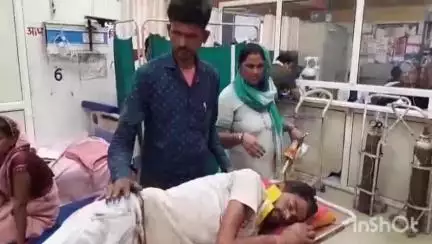 हाथरस: जिला अस्पताल की इमरजेंसी वार्ड में भर्ती मरीज के परिवार को 40 मिनट तक एंबुलेंस के लिए भटकना पड़ा, विभाग के आदेश हवा-हवाई