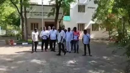 சேலம்: பட்டியல் இன மக்களை அவமதிக்கும் காவல் ஆய்வாளர் மீது நடவடிக்கை கோரி டிஐஜி அலுவலகத்தில் புகார் மனு #localissue