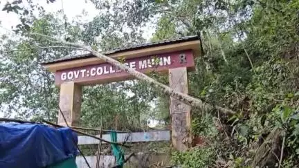 ദേവികുളം: 2018ൽ തകർന്ന മൂന്നാർ സർക്കാർ കോളേജിനായുള്ള പുതിയ കെട്ടിടം ഇനിയും യാഥാർത്ഥ്യമാകാത്തത് പ്രതിസന്ധി #localissue