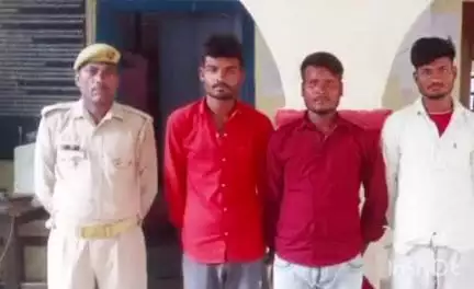 मड़ावरा: लिधौरा गाँव में लड़ाई-झगड़ा कर गाँव की शांति व्यवस्था भंग करने के आरोप में पुलिस ने 3 लोगों को किया गिरफ्तार