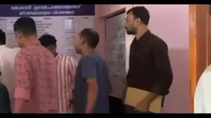 വെെത്തിരി: മേപ്പാടി പഞ്ചായത്ത് ഓഫീസിൽ ഡി.വൈ.എഫ്.ഐ പ്രവർത്തകരും സെക്രട്ടറിയും തമ്മിൽ വാക്കേറ്റം