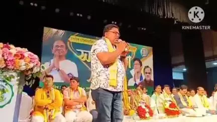 বাঁকুড়া ১: জেলা পরিষদ অডিটোরিয়াম হলে পশ্চিমবঙ্গ তৃণমূল মাধ্যমিক শিক্ষক সমিতির পক্ষ থেকে MP ও HS কৃতি ছাত্র-ছাত্রীদের সম্বর্ধনা