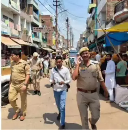 सुल्तानपुर: आगामी बकरीद त्यौहार से पहले पुलिस प्रशासन ने संवेदनशील क्षेत्रों की ड्रोन से की निगरानी