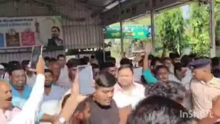 खगड़िया: बलुआही स्थित राजद कार्यालय पहुंचे नेता प्रतिपक्ष तेजस्वी यादव