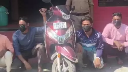 देहरादून: रायपुर थाना पुलिस ने यातायात नियमों का उल्लंघन करने वाले चार अभियुक्तों को किया गिरफ्तार