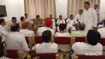 राजनांदगांव: शहर के सर्किट हाउस में प्रदेश कांग्रेस कमेटी के अध्यक्ष दीपक बैज ने कांग्रेस कार्यकर्ताओं और पदाधिकारियों से की मुलाकात