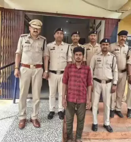 सूरजपुर: शादी का झांसा देकर युवती से दुष्कर्म करने वाले आरोपी को करंजी पुलिस ने किया गिरफ्तार