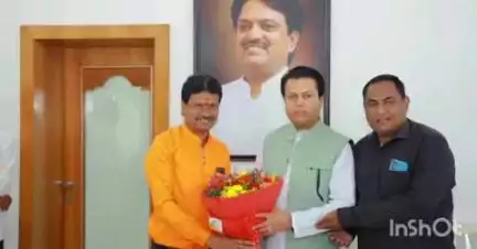 लातूर: माजी मंत्री आमदार अमित देशमुख यांचा बाभळगाव निवासस्थानी लोकसंवाद:जनतेच्या समस्यांचे निराकरण, गुणवंत विद्यार्थ्यांचा गौरव