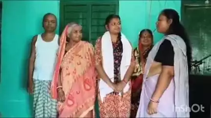 घाटशिला: इंटर कला संकाय की परीक्षा में प्रदेश में 8वीं रैंक पाने वाली छात्रा को जिला परिषद सदस्य देवयानी मुर्मू ने किया सम्मानित