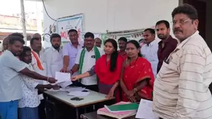 పెగడపల్లె: బతికెపల్లిలో భూభారతి రెవెన్యూ సదస్సు, గ్రామస్తుల నుండి దరఖాస్తులు స్వీకరించిన రెవెన్యూ అధికారులు