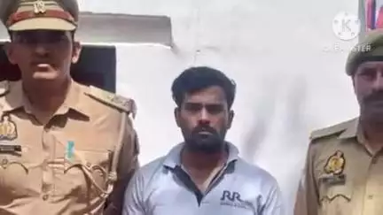 फिरोज़ाबाद: थाना रसूलपुर पुलिस ने चेकिंग के दौरान एक आरोपी को पानी की टंकी के पास किया गिरफ्तार, देसी तमंचा और कारतूस हुआ बरामद