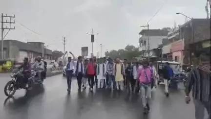 देवास नगर: मुस्लिम युवक से प्रताड़ित होकर आत्महत्या करने वाली छात्रा के मामले में कलेक्टर कार्यालय में सौंपा ज्ञापन