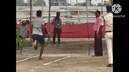 छपरा: अपना जेपी यूनिवर्सिटी के ग्राउंड में गृह रक्षक के नामांकन प्रक्रिया के तहत 390 उम्मीदवार सफल घोषित
