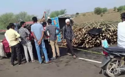 बदरवास: टाटा शोरूम के पास बांस से भरी ट्रैक्टर ट्रॉली पलटी, दो भाई दबे, दो लोग दूर गिरे