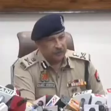 MRU INDIA TV लोक साधना -: उ.प्र. के नए DGP राजीव कृष्ण  ने मीडियाकर्मियों को लेकर पुलिस अधिकारियों को स्पष्ट संदेश देते हुये कहा है कि जनता के बीच काम कर रहे मीडिया कर्मियों को पुलिस प्रशासन द्वारा परेशान ना किया,