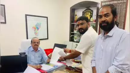 పిఠాపురంలో గోవధ నిషేధ చట్టాలు కఠినంగా అమలు చేయాలి జిల్లా విశ్వ హైదవ పరిషత్ అధ్యక్షుడు వెంకటేశ్వరరావు.