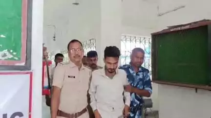 হেমতাবাদ: হেমতাবাদের বালুফারা থেকে মাদক বিক্রেতা গ্রেপ্তার