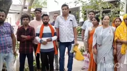 बिलासपुर: ग्राम देवरी कला में अवैध रूप से मिट्टी बेचे जाने पर जनप्रतिनिधि के खिलाफ स्थानीय लोगों ने कलेक्ट्रेट में की शिकायत