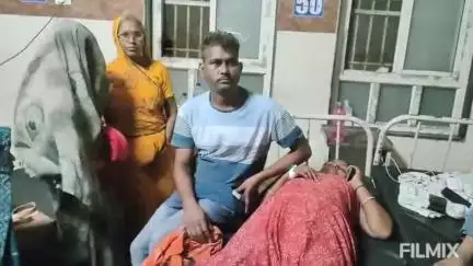मुरैना नगर: परिक्षतपुरा चौराहे के पास पेट्रोल पंप के सामने कार की टक्कर से बाइक सवार पति-पत्नी हुए घायल, अस्पताल में कराया गया भर्ती