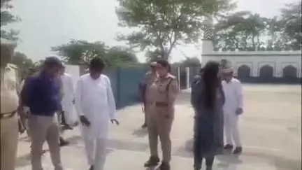 कासगंज: बकरीद पर्व को लेकर डीएम और एसपी ने भरगैन ईदगाह का भ्रमण कर किया निरीक्षण, जारी किए दिशा निर्देश