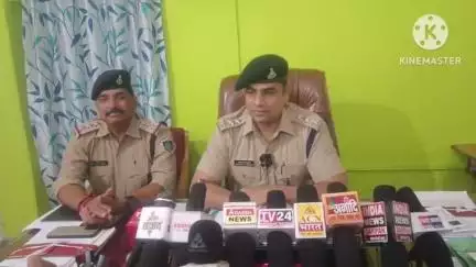 पिछोर: भौंती थाना पुलिस ने सेक्सटॉर्शन गैंग के दो सदस्यों को किया गिरफ़्तार, एक बाइक ज़ब्त