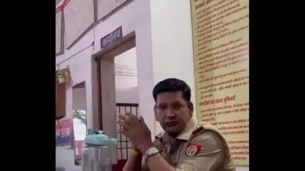 कोल: गाँधी पार्क थाने में युवती ने पुलिस पर लगाए गंभीर आरोप, थाने से वीडियो बनाकर किया वायरल
