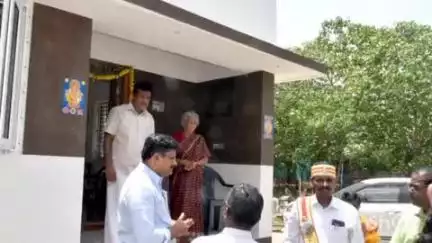 திருவாரூர்: சேந்தமங்கலம் பெருக வாழ்ந்தான் ஊராட்சிகளில் நடைபெற்று வரும் வளர்ச்சி திட்ட பணிகளை மாவட்ட ஆட்சியர் மோகனச்சந்திரன் நேரில் திடீராய்வு