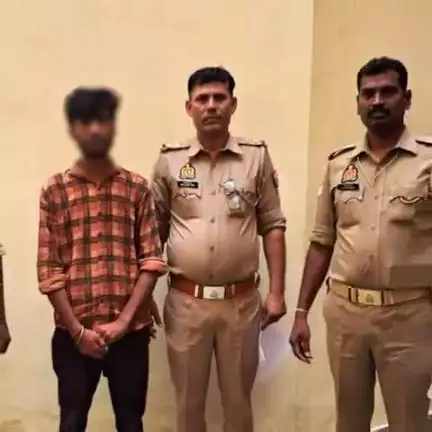 चुनार: अहरौरा में घर में घुसकर युवती के साथ दुष्कर्म करने वाले आरोपी को महुली क्षेत्र से पुलिस ने किया गिरफ्तार