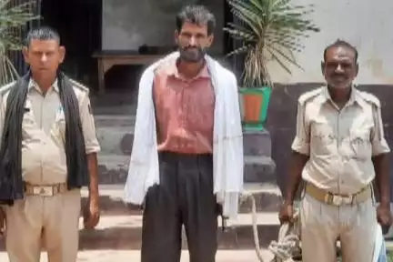 लखीसराय: जमुई: कैंडीह गांव से हलसी थाना पुलिस ने विवाहिता अपहरण मामले में एक अभियुक्त को किया गिरफ्तार