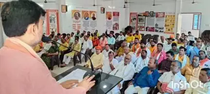 बलिया: हनुमानगंज स्थित भाजपा कार्यालय पर कार्यशाला का आयोजन, कार्यकर्ताओं ने संकल्प से सिद्धि अभियान पर की चर्चा