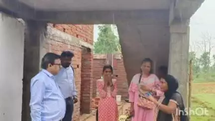 लातेहार: बीडीओ ने परसही में आवास योजना का निरीक्षण किया, कार्य में तेज़ी लाने का निर्देश दिया