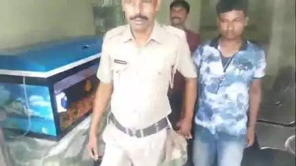 আউশগ্রাম ১: চোরাই টোটো উদ্ধারের পাশাপাশি এক যুবককে গ্রেপ্তার করে ধৃতকে বর্ধমান আদালতে পাঠালো গুসকরা ফাঁড়ির পুলিশ