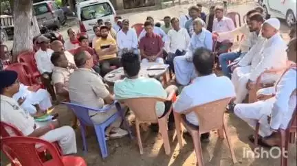 नरहट: नरहट के थाना परिसर में बकरीद पर्व को लेकर शांति समिति की बैठक का आयोजन थाना प्रभारी उमाशंकर सिंह की देखरेख में किया गया
