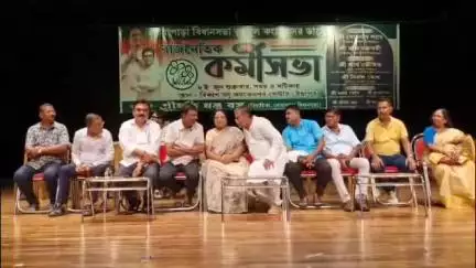 ব্যারাকপুর ১: ২০২৬ সালের চতুর্থ বারের জন্য মমতা বন্দ্যোপাধ্যায়ের মুখ্যমন্ত্রী হবেন নোয়াপাড়ার দলীয় কর্মী সভায় যোগ দিয়ে দাবি করলেন