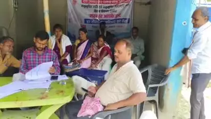 हसनगंज: पीपरा गांव में डॉ. अंबेडकर समग्र सेवा अभियान के तहत विशेष विकास शिविर का आयोजन