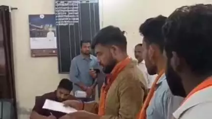 तिलहर: एबीवीपी के कार्यकर्ताओं ने एसडीएम को ज्ञापन देकर पंडित दीनदयाल उपाध्याय राजकीय महाविद्यालय में अनियमितताओं का लगाया आरोप