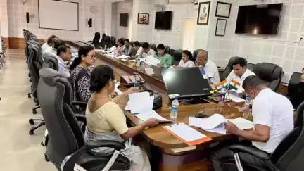 বঙাইগাঁও ভাগ: জিলা আয়ুক্ত কাৰ্যালয়ত জিলা আয়ুক্তৰ সঞ্চালনত বসুন্ধাৰা আচানিলৈ  জিলা পৰ্যায়ৰ ভূমি উপদেষ্টা সমিতিৰ সভা অনুষ্ঠিত