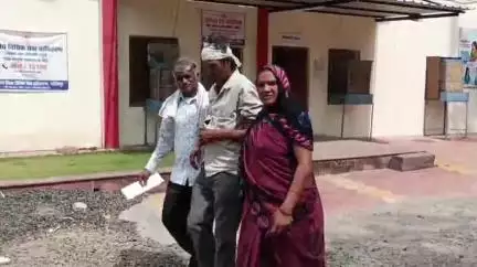 नरसिंहपुर: मारपीट करने वालों पर पुलिस ने नहीं की कार्यवाही, पीड़ित ने एसपी ऑफिस में एसपी को दिया आवेदन
