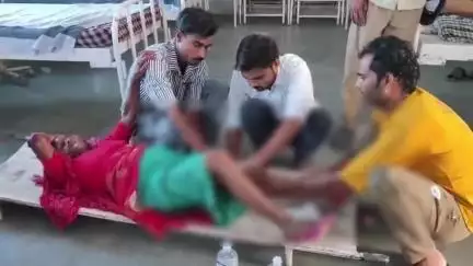 भांडेर: सालोन बी की मोड़ पर बाइक की चैन में साड़ी फंसने से महिला घायल, भांडेर अस्पताल में उपचार जारी